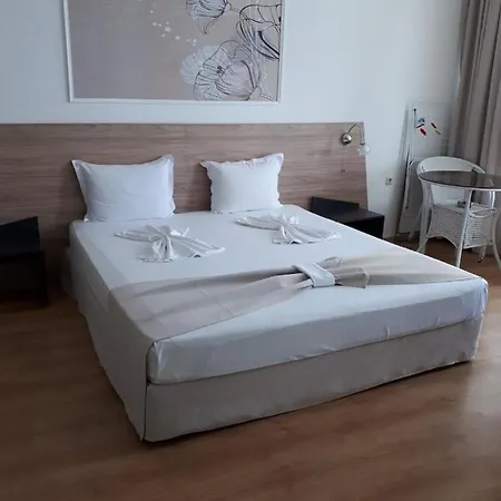 Silver Byala - първа линия, морска панорама с два басейна и осигурен паркинг Apartman Bjala