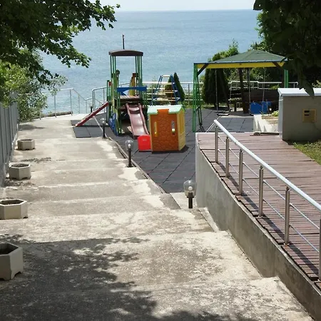 Silver Byala - първа линия, морска панорама с два басейна и осигурен паркинг Apartment Byala (Varna)