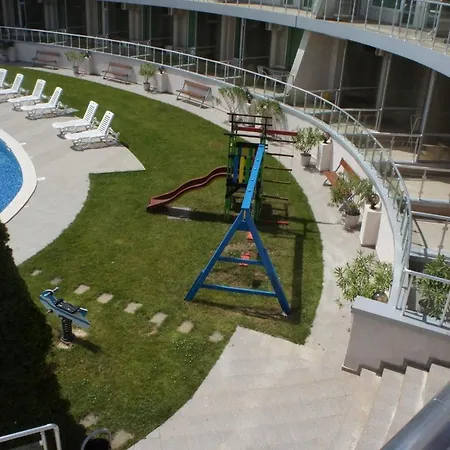 Silver Byala - първа линия, морска панорама с два басейна и осигурен паркинг