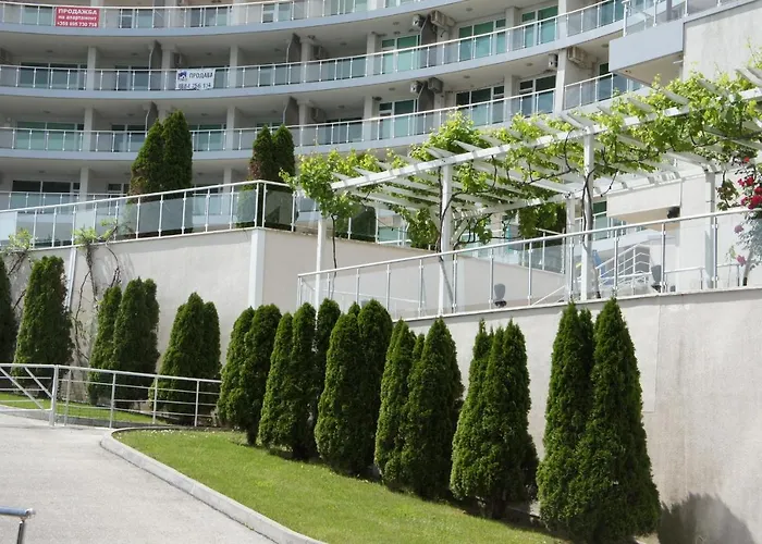 Silver Byala - първа линия, морска панорама с два басейна и осигурен паркинг Byala (Varna)